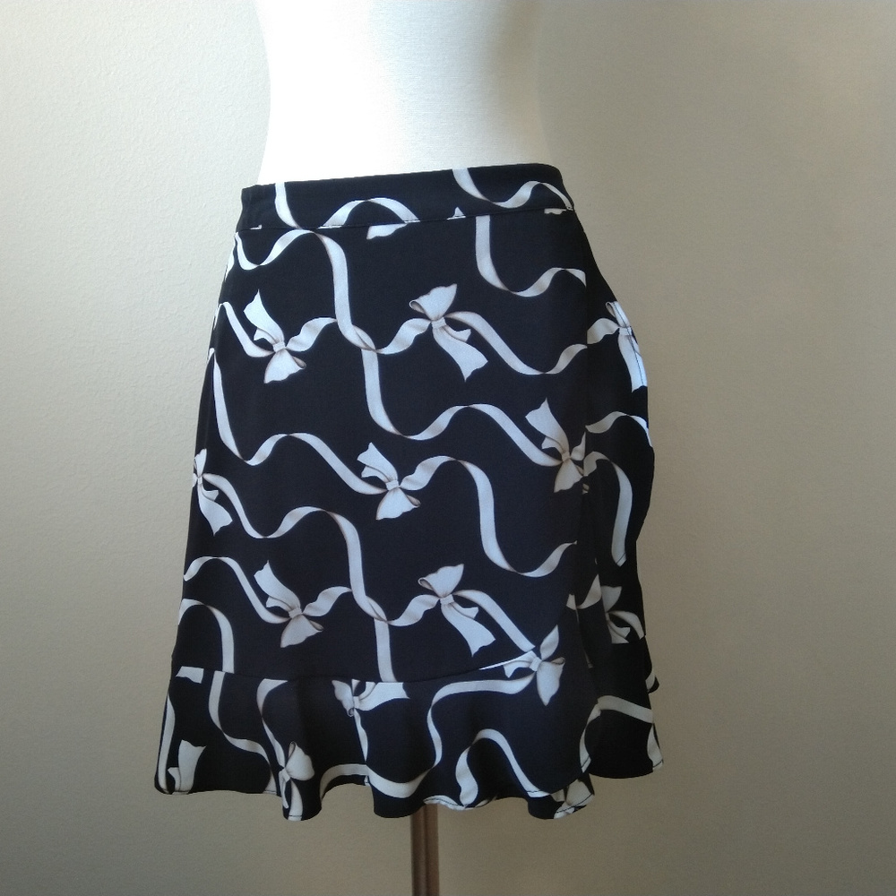 WHBM - Sz0 Black/White Skirt with Ruffles